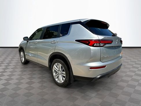 Used 2024 Mitsubishi Outlander ES FWD image 8