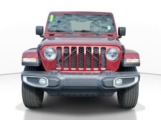 Used 2021 Jeep Gladiator Sport video 2