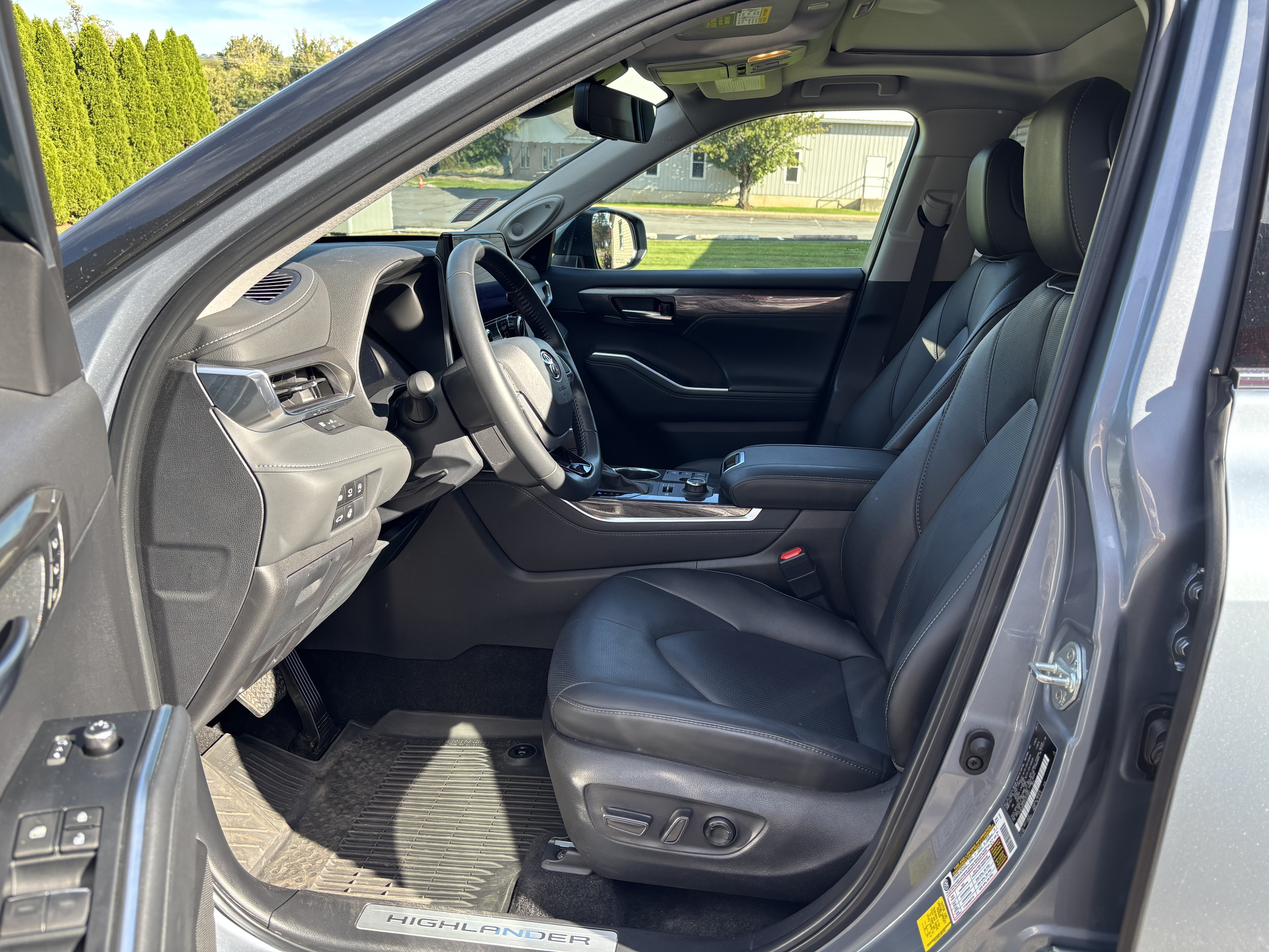 Used 2024 Toyota Highlander Limited AWD/4WD image 13