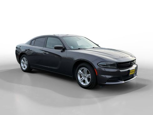 Used 2022 Dodge Charger SXT w/ Leather Interior Group image 7