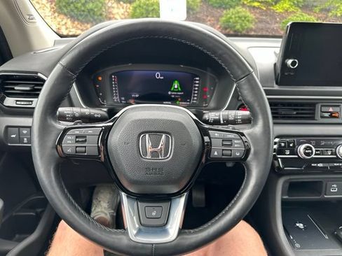 Used 2024 Honda Pilot Elite image 12