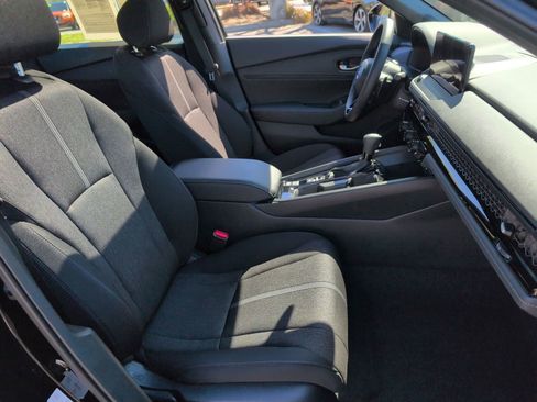 Used 2025 Honda Accord Sport image 30