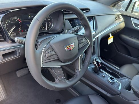 New 2026 Cadillac XT5 Luxury image 27