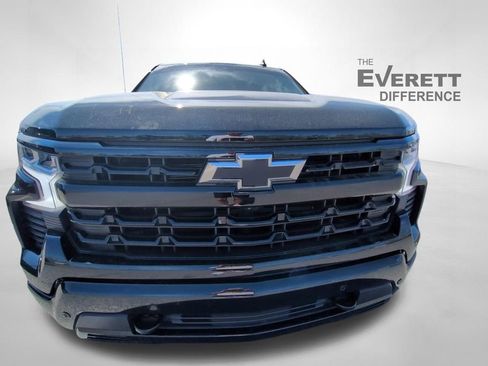 Used 2025 Chevrolet Silverado 1500 RST image 2