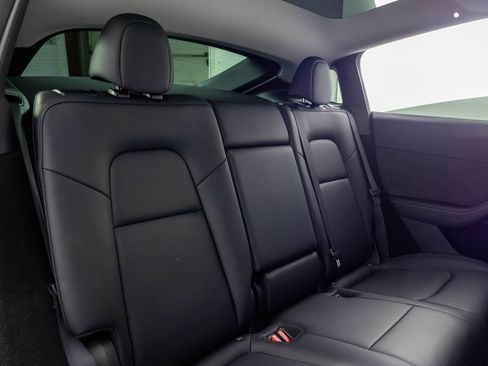 Used 2024 Tesla Model Y Long Range image 25