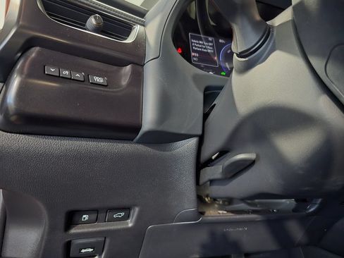 Used 2025 Lexus UX 300h FWD image 14