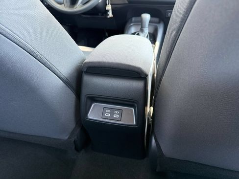 Used 2025 Toyota Corolla LE FWD image 22
