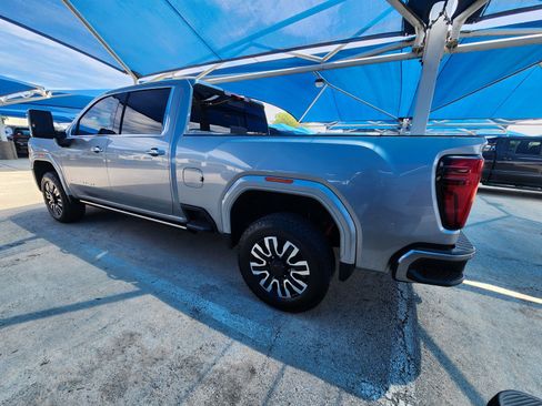 Used 2025 GMC Sierra 2500 Denali Ultimate AWD/4WD image 3