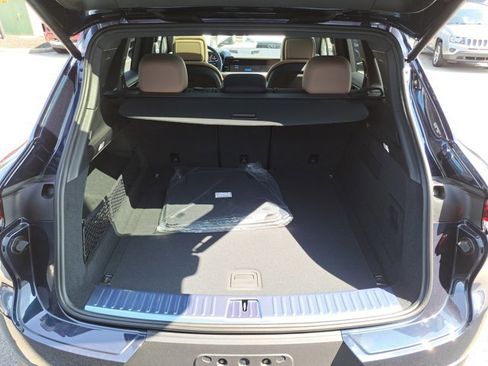 Used 2025 Porsche Cayenne image 15