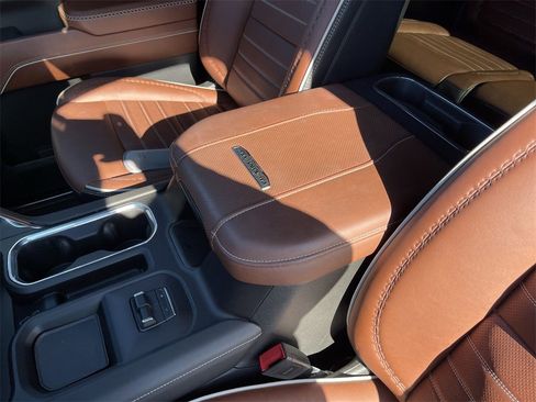 Used 2024 GMC Sierra 2500 Denali Ultimate image 21