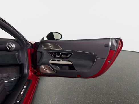 Used 2025 Mercedes-Benz SL 63 AMG 4MATIC image 23