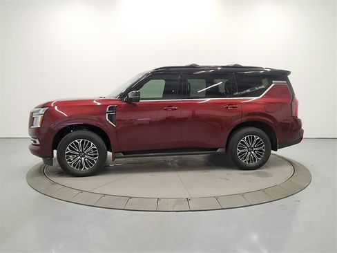 Used 2025 Nissan Armada Platinum image 4