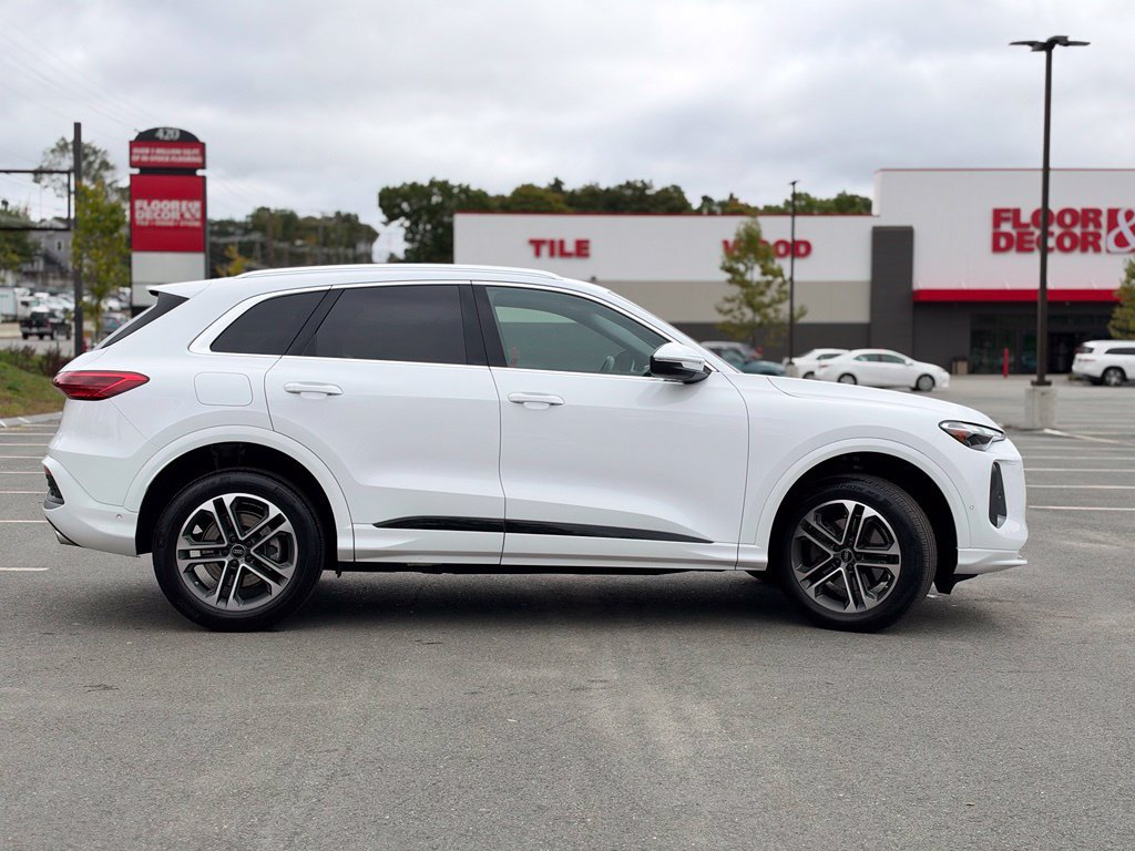 Used 2025 Audi Q5 Premium w/ Convenience Package AWD/4WD image 8