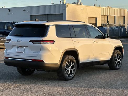 New 2025 Jeep Grand Cherokee L Limited image 3