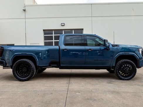 Used 2026 GMC Sierra 3500 Denali Ultimate image 11