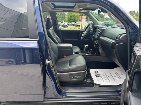 Used 2023 Toyota 4Runner TRD Off-Road Premium w/ Moonroof Package AWD/4WD image 10