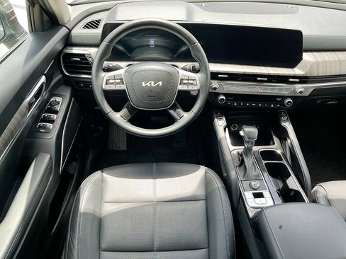 Used 2024 Kia Telluride EX w/ EX Captain's Chair Package FWD image 24