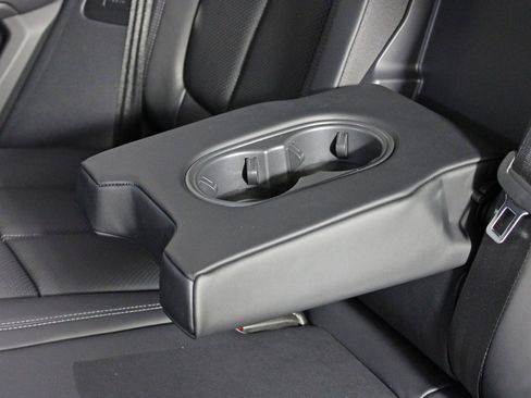 Used 2025 Porsche Macan image 35