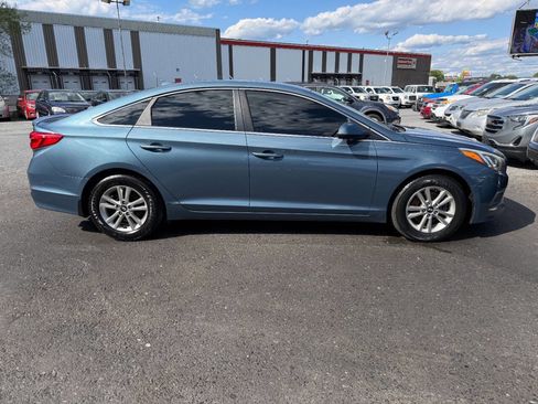 Used 2017 Hyundai Sonata SE w/ Cargo Package FWD image 7