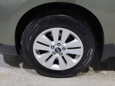 Used 2018 Subaru Outback 2.5i Premium image 8