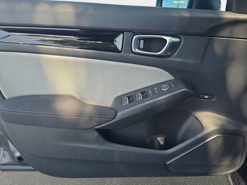 Used 2025 Honda Civic Sport image 30