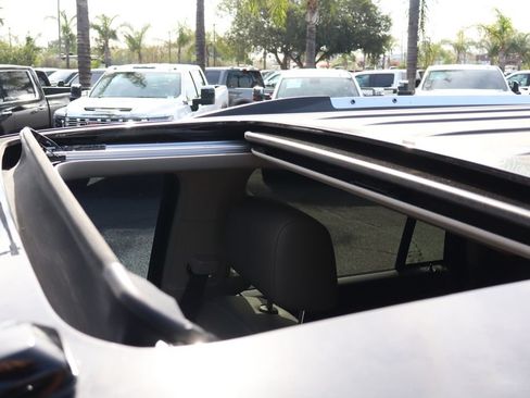 Used 2019 Chevrolet Tahoe Premier AWD/4WD image 5