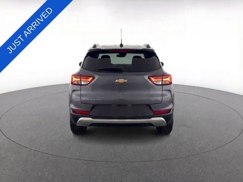 Used 2021 Chevrolet TrailBlazer LT w/ Sun and Liftgate Package image 3