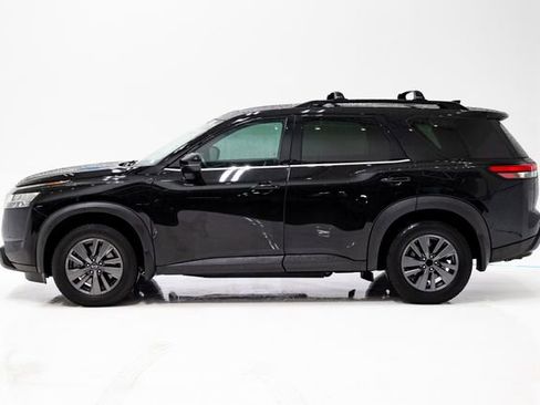 Used 2022 Nissan Pathfinder SV w/ SV Premium Package FWD image 27