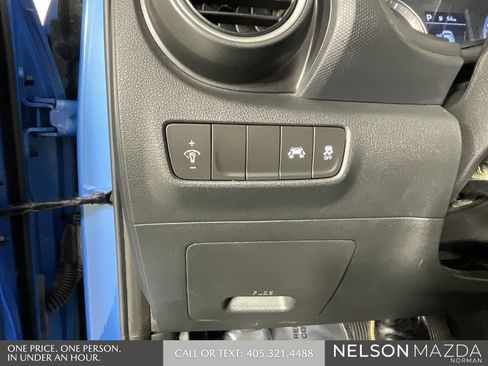 Used 2021 Hyundai Kona SE image 42