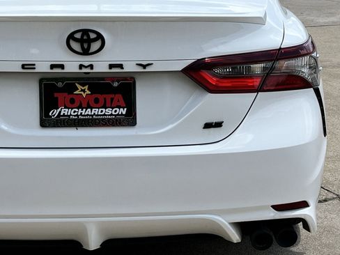 Used 2024 Toyota Camry SE FWD image 6