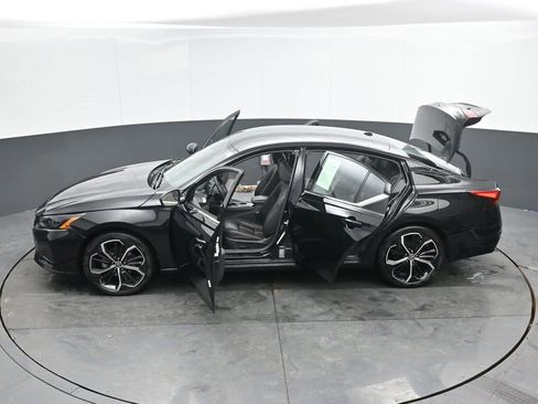 Used 2025 Nissan Altima 2.5 SR FWD image 53