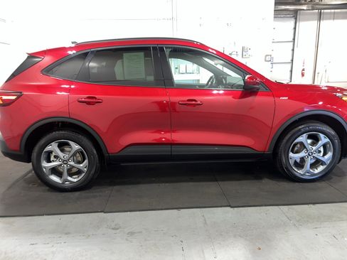 Used 2025 Ford Escape ST-Line Select AWD/4WD image 9