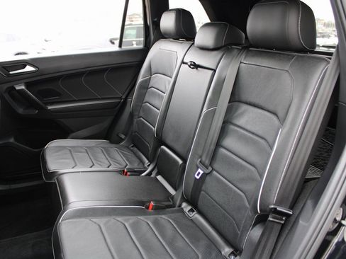 Certified 2023 Volkswagen Tiguan SEL R-Line image 24