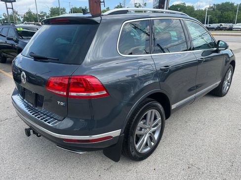 Used 2016 Volkswagen Touareg TDI AWD/4WD image 5