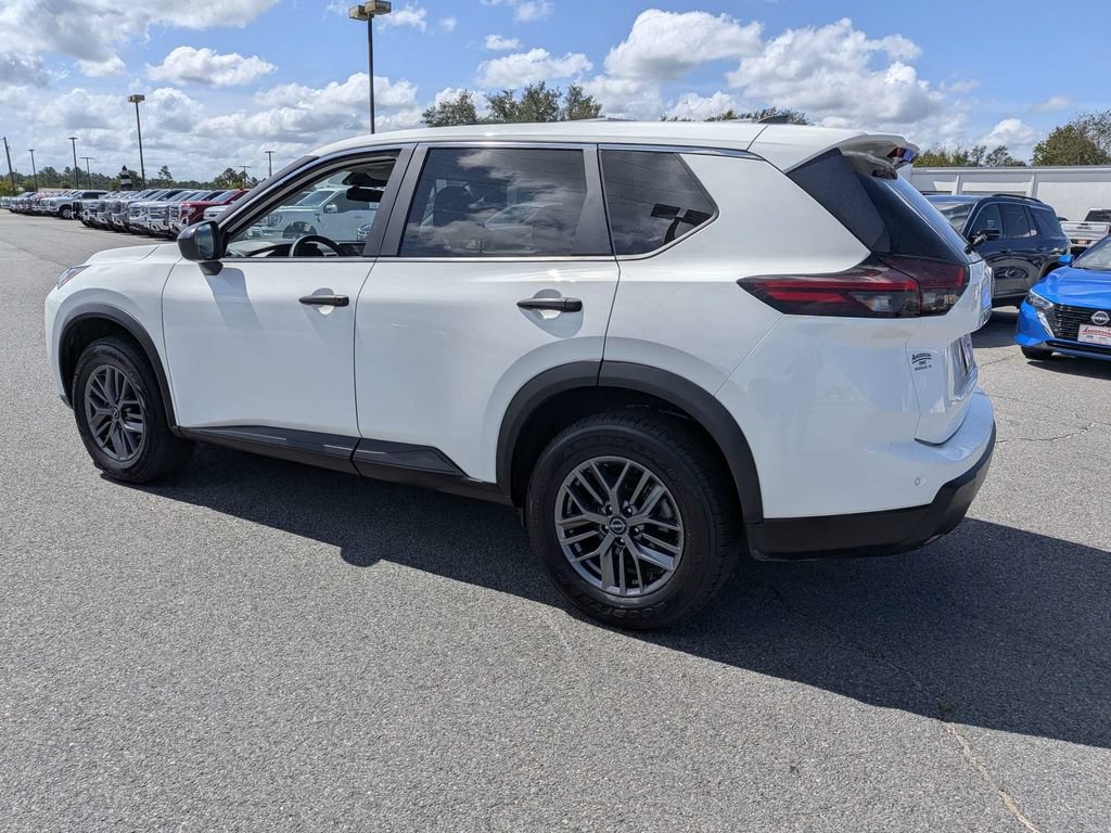 Used 2024 Nissan Rogue S FWD image 7