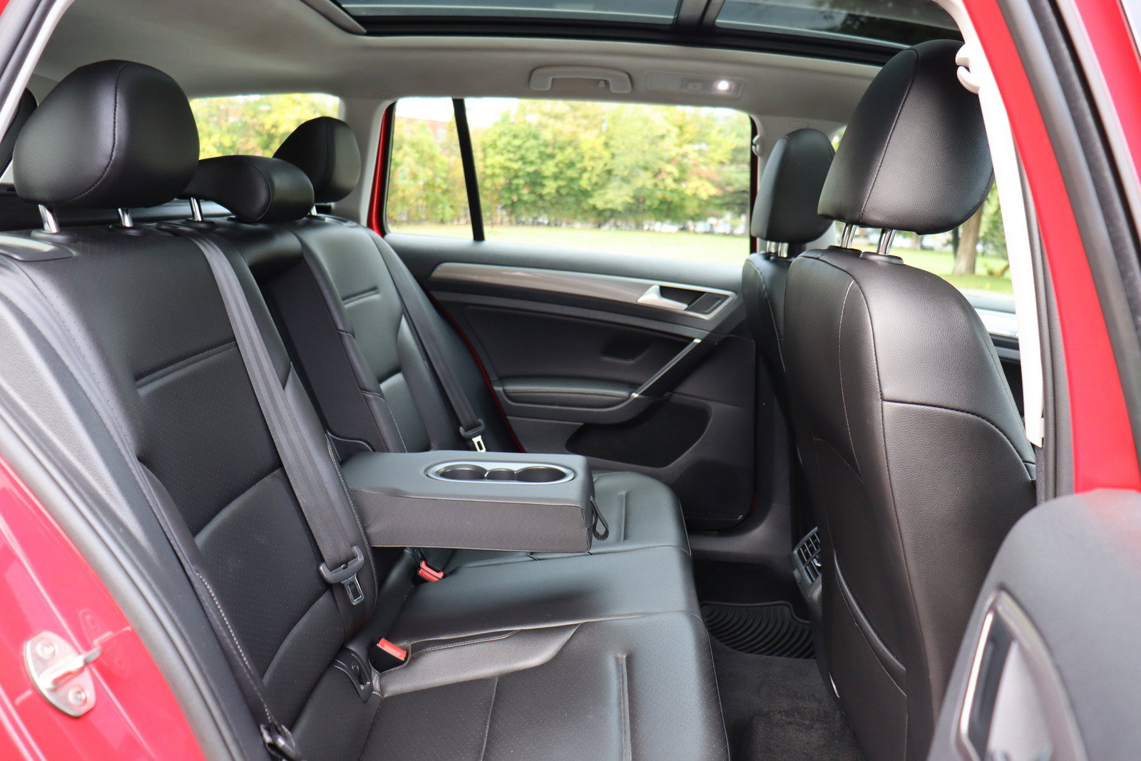 Used 2018 Volkswagen Golf Alltrack SE AWD/4WD image 18