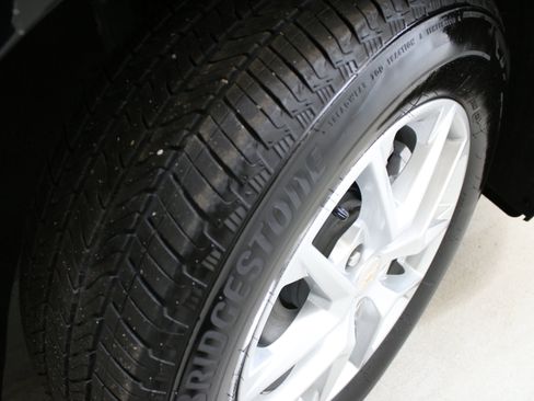 Used 2024 Chevrolet Equinox LT w/ LPO, Cargo Package AWD/4WD image 33