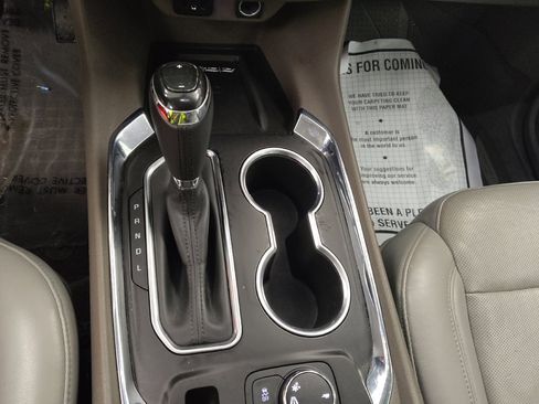 Used 2018 Chevrolet Traverse Premier w/ Driver Confidence II Package FWD image 26