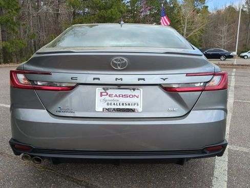 Used 2025 Toyota Camry SE image 5