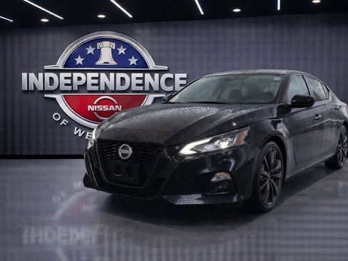 Used 2022 Nissan Altima 2.5 SR w/ Midnight Edition Package image 1