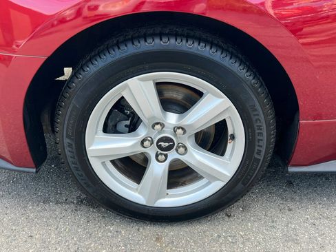 Used 2018 Ford Mustang Coupe RWD image 10