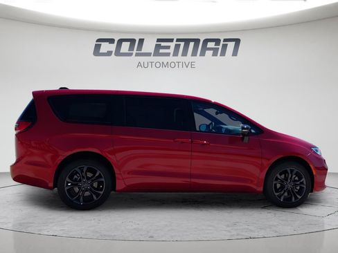 New 2026 Chrysler Pacifica Select AWD/4WD image 11