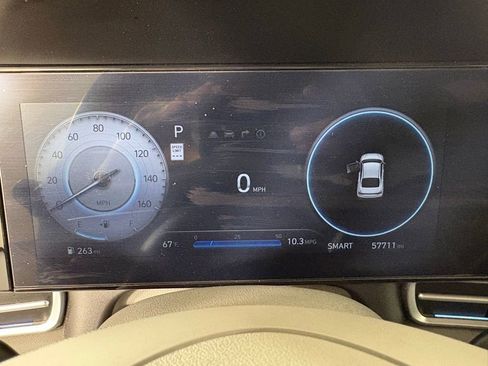 Used 2024 Hyundai Elantra SEL image 29