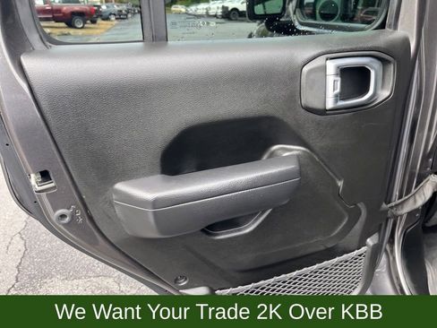 Used 2024 Jeep Gladiator Mojave AWD/4WD image 15