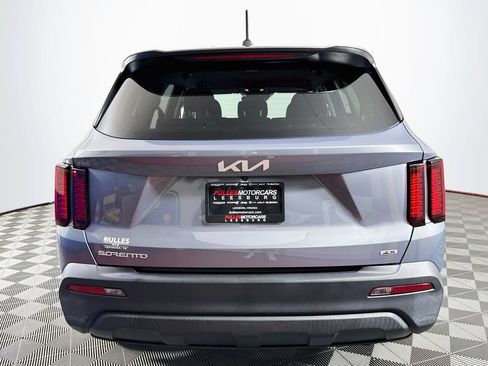 Used 2023 Kia Sorento LX AWD/4WD image 6