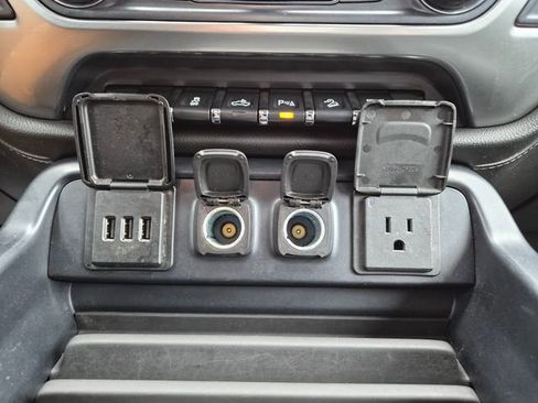 Used 2015 Chevrolet Silverado 2500 LTZ w/ Duramax Plus Package AWD/4WD image 31