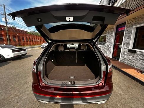 Used 2022 Lincoln Nautilus Reserve w/ Equipment Group 201A AWD/4WD image 17