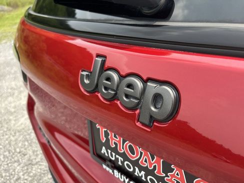 Used 2025 Jeep Compass Trailhawk AWD/4WD image 35