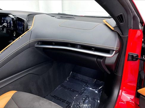 Used 2021 Chevrolet Corvette Stingray Preferred Cpe w/ Z51 Performance Package image 18