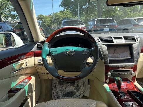 Used 2011 Lexus LS 460 w/ Luxury Value Edition RWD image 13